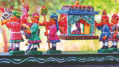 Andhra Pradesh: Online sales extend a helping hand to Kondapalli toy makers