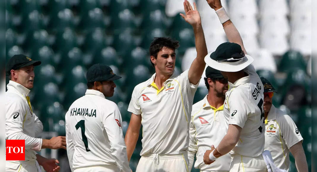 Live Cricket Score, Pakistan vs Australia, 3rd Test, Day 1  – The Times of India : 1.5 : Australia : 7/0