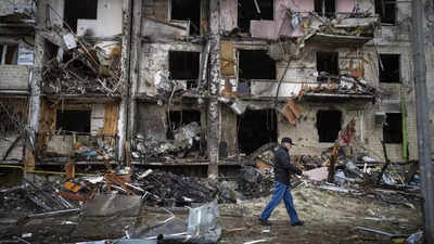 Zelenskyy: Russia shells humanitarian corridor