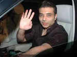 Uday Chopra kicked out of a bar!