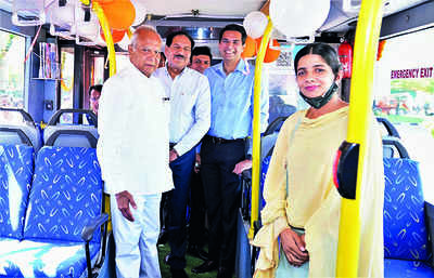 Ut Administrator Inaugurates Airport Shuttle Bus Service | Chandigarh ...