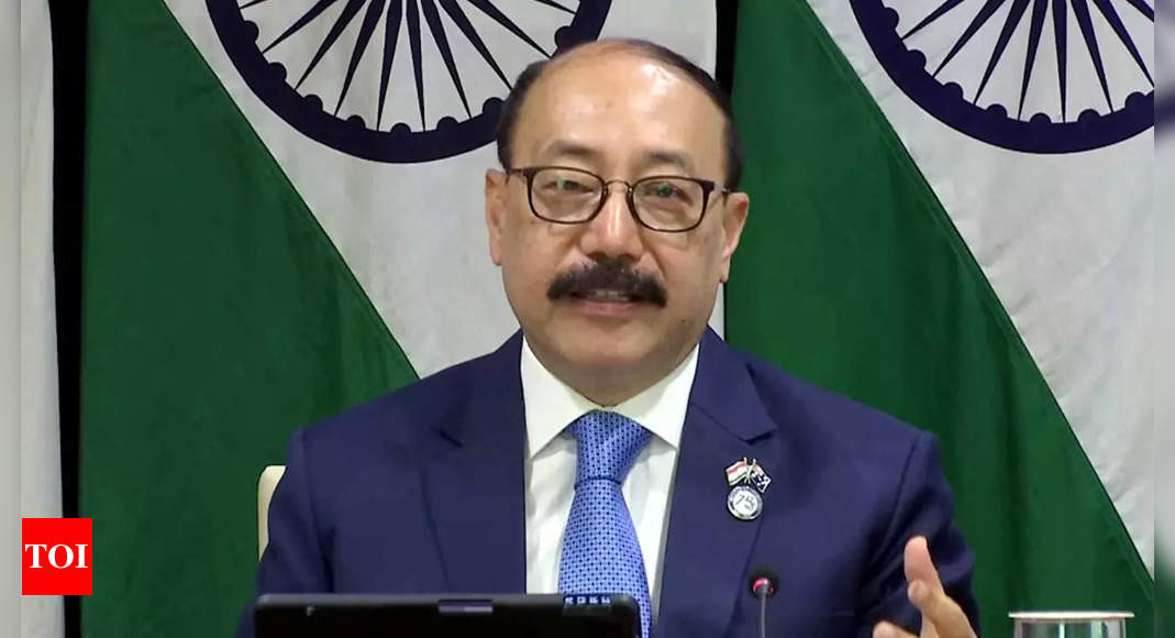council:   Foreign secretary Harsh Vardhan Shringla arrives in New York as UNSC, UNGA set to vote on draft resolutions on Ukraine crisis | India News – Times of India
