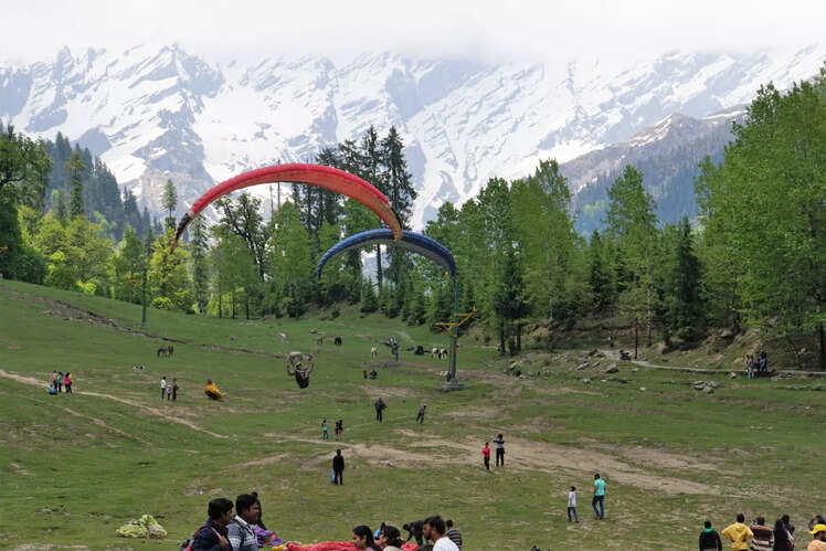Enjoy adventure activities in Solang Valley