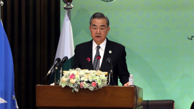 Chinese foreign minister to visit India on Friday, source says