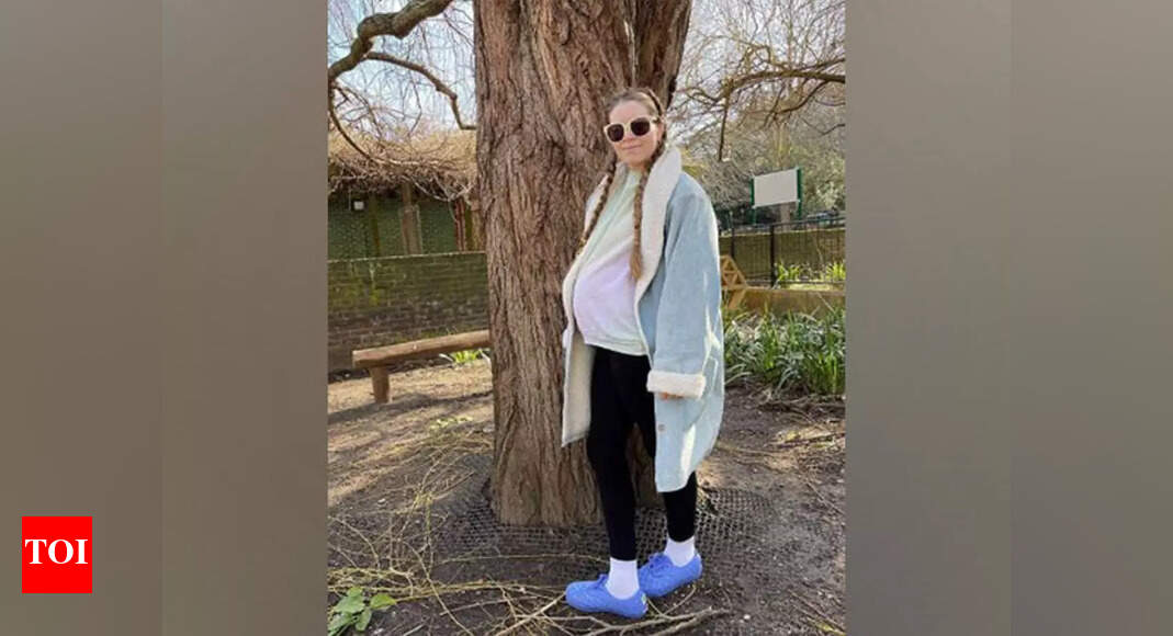 'Harry Potter' star Jessie Cave fourth child weeks after COVID(02)