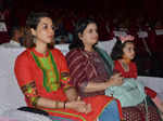 Mrudula Upadhye with Neha and Renuka Deshpande