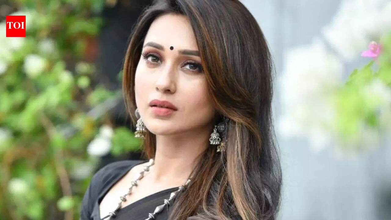 mimi: Mimi Chakraborty set for Bollywood debut