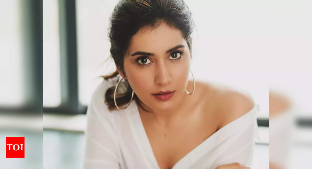 Raashii Khanna opens up about being body-shamed during her initial days, says ‘it did hit me’ – Times of India