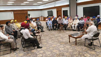 PM Modi meets Sikh intellectuals