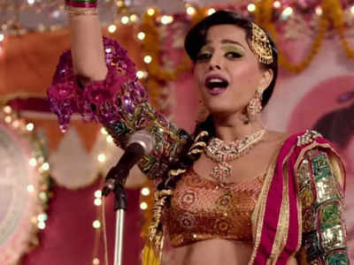 Swara Bhasker's father pens an appreciation note as she celebrates 5 years of ‘Anaarkali Of Aarah’