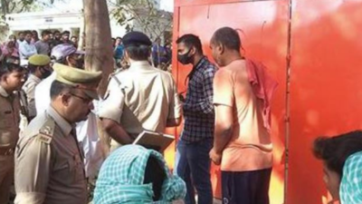 Varanasi: Elderly man brutally murdered in temple premises