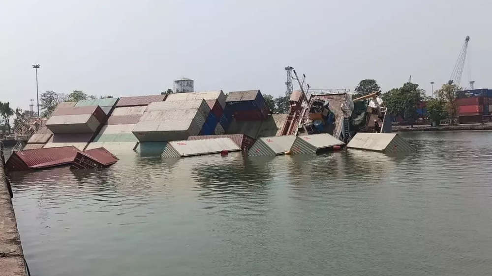 Bangladeshi cargo ship capsizes at Kolkata Port