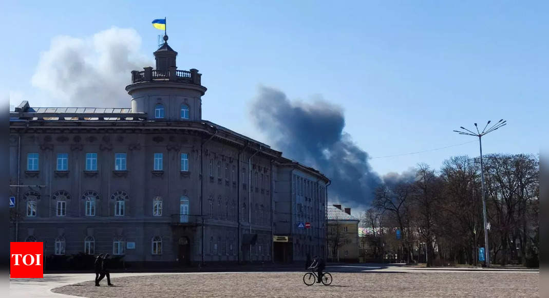 Shelled city in north Ukraine fears becoming ‘next Mariupol’ – Times of India
