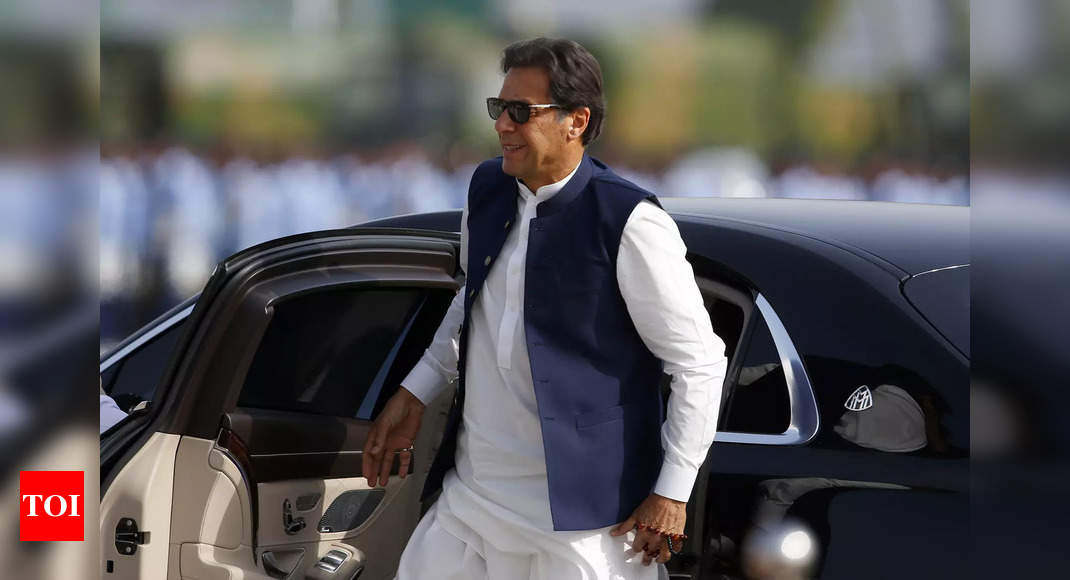 Pak PM Imran Khan’s fate hangs in balance amid changing power equations – Times of India