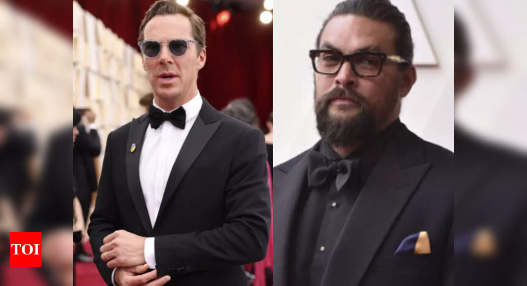 Benedict Cumberbatch, Jason Momoa show support for Ukraine at Oscars 2022 – Times of India