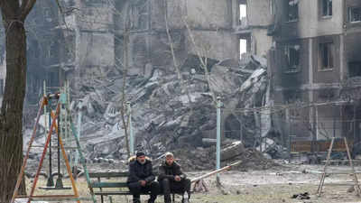 Ukraine warns of Mariupol's desperate plight ahead of peace talks
