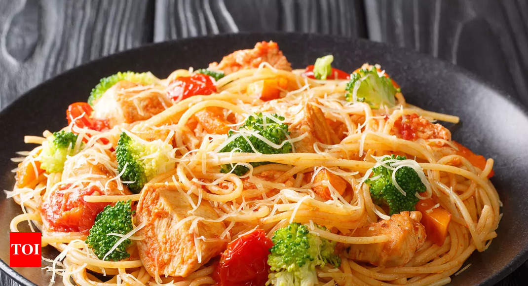 How to cook a complete pasta meal in one pan - Times of India