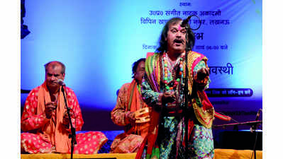 Awadh fest hits crescendo with eclectic musical treat