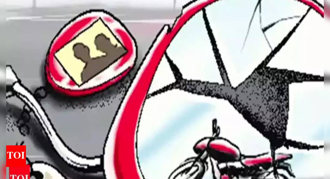 Helmetless Biker Skids Off Road, Dies | Bhopal News - Times of India