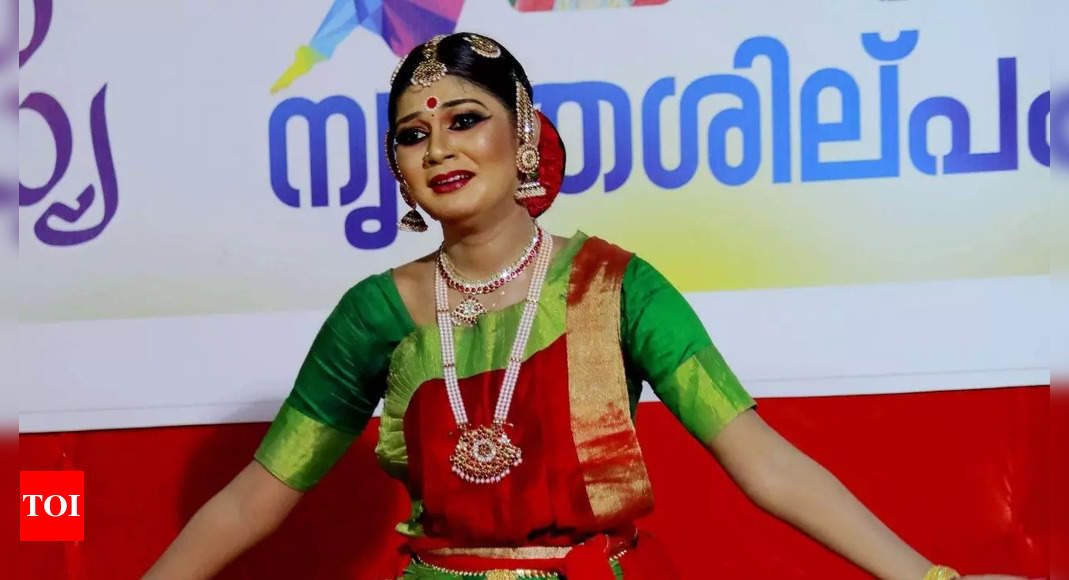 Dancer Denied Temple Performance In Kerala: Shashi Tharoor Expresses ...