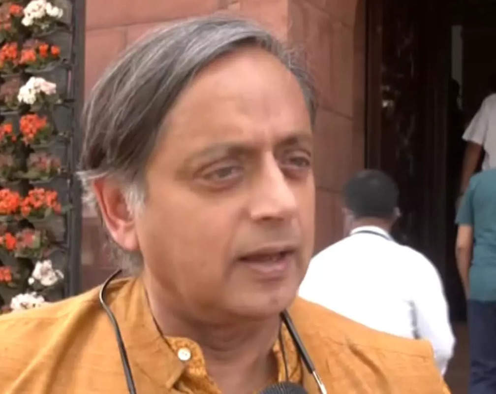 
Shashi Tharoor condemns denial of permission to Bharatanatyam dancer for performance at Kerala temple
