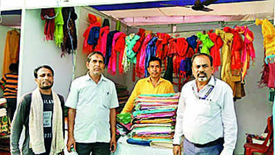 Efforts on to bring change in Bhagalpur weavers’ lives