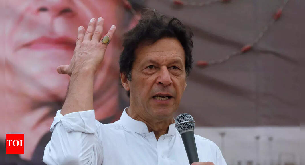 Imran Khan’s options fade as Pakistan opposition gains support