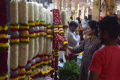 Bevu, bella and flowers adorn Bengaluru's markets
