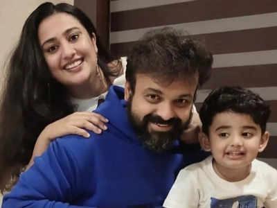Kunchacko Boban pens a quirky anniversary note for wifey Priya, says, ‘You are my high-speed WiFi in this digital world’