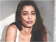 Radhika gears up for 'Vikram Vedha' shoot