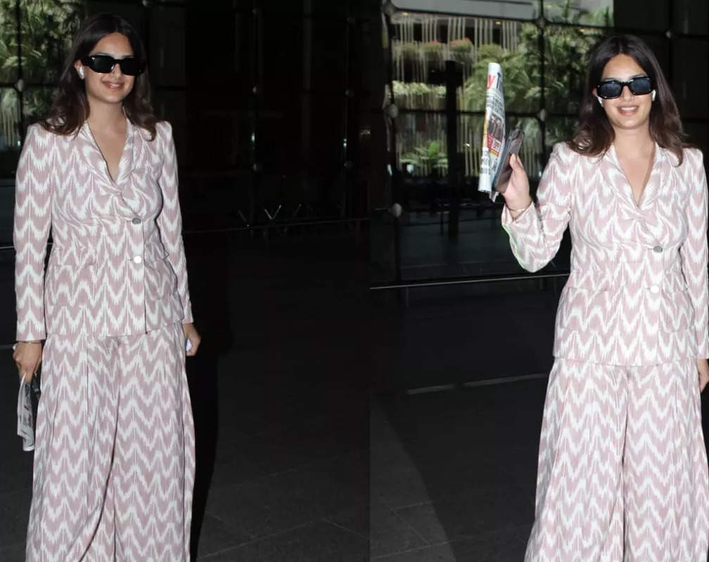 
Miss Universe 2021 Harnaaz Kaur Sandhu looks gorgeous as she poses for paparazzi at airport

