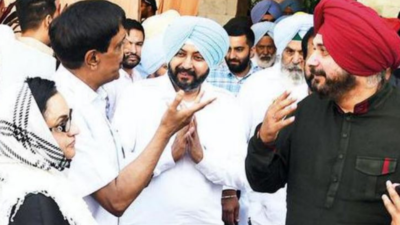 Section of partymen backs Navjot Singh Sidhu for Punjab Congress top post