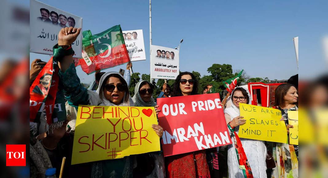 Imran Khan : Imran Khan incite les jeunes à manifester contre le complot étranger