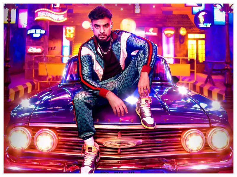 Tovino Thomas looks uber cool in 'Thallumaala' new poster | Malayalam Movie  News - Times of India