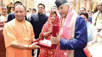 'Feeling blessed', says Nepal PM Sher Bahadur Deuba after darshan at KV Dham in Kashi