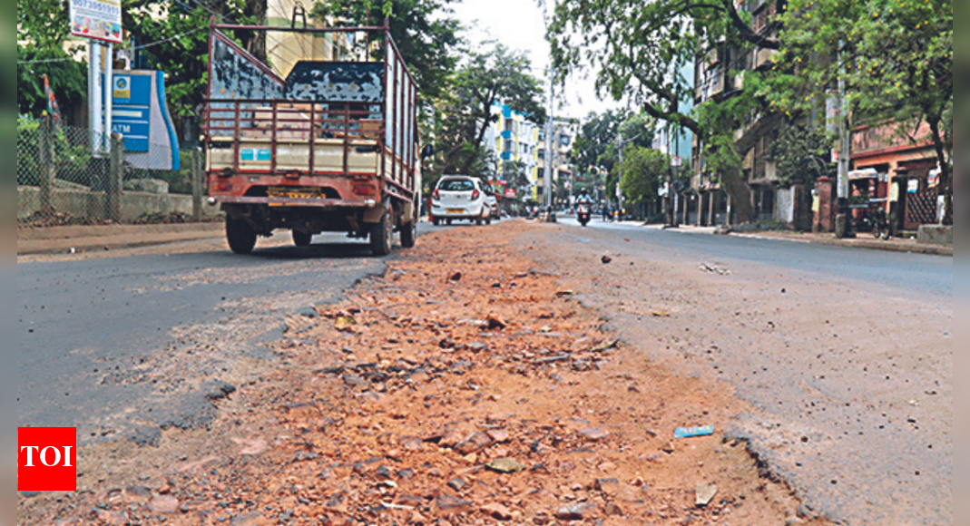Dug Up For Months, Golf Club Road Cries For Immediate Repair Kolkata