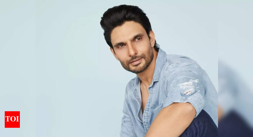 Har Phool Ki Mohini' tells love story of Haryanvi boy and south Indian girl - Times of India Har Phool Ki Mohini' tells love story of Haryanvi boy and south Indian girl - Times of India