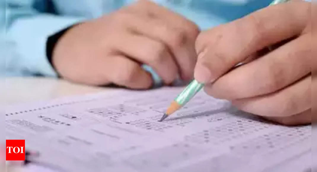 gujarat-class-10-student-dies-while-writing-board-exam-in-kheda