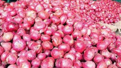 Maharashtra: Average wholesale onion prices drop Rs 120 per quintal at Lasalgaon