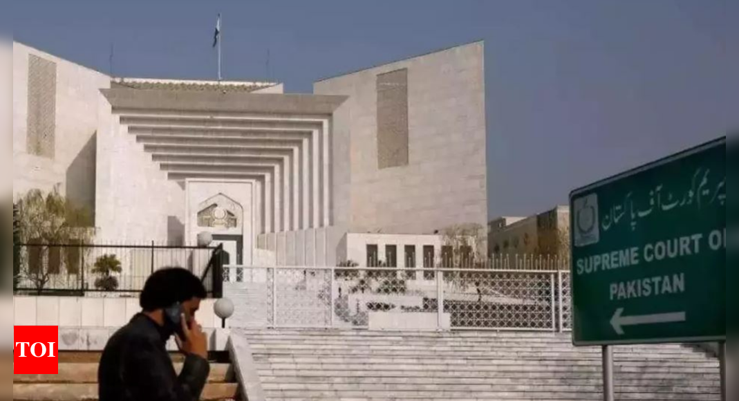 Pakistan Supreme Court seeks minutes of NSC meeting; adjourns hearing till Thursday on no-trust motion – Times of India