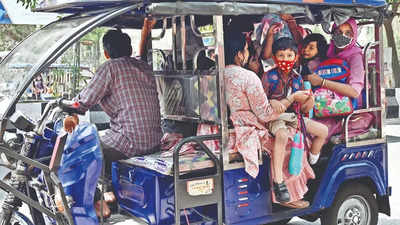E-ricks & autos overloaded: Lives at risk on Noida roads