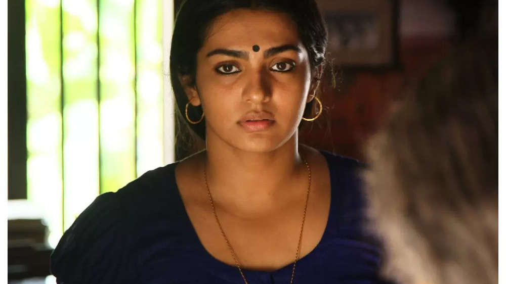 HBD Parvathy Thiruvothu: You Can't Miss These Stunning Performances Of ...