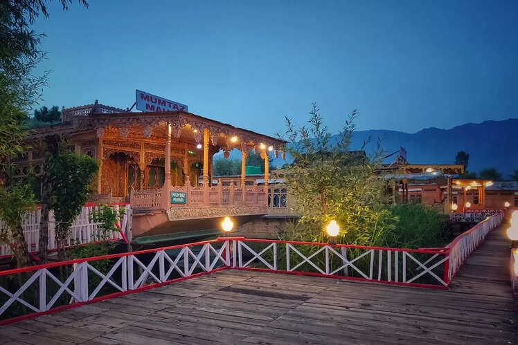Mumtaz Palace Houseboat, Srinagar