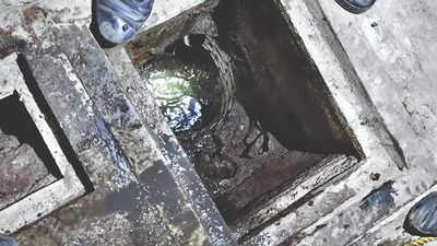 Two Enter Sewer Looking For Gold Dust, Die Of Suffocation | Surat News ...