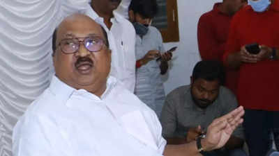 Kerala: Congress leader KV Thomas defies Sonia Gandhi, to attend CPM seminar on Saturday