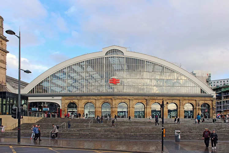 Most Beautiful Train Stations: 8 oldest train stations in the world ...