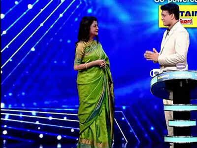 Veteran actress Deboshree Roy's compliment leaves Dadagiri Unlimited Season 9 host Sourav Ganguly blushing