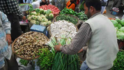 RBI ups inflation projection to 5.7% on global geopolitical tensions