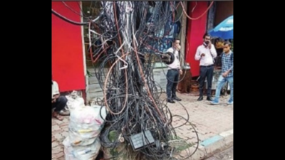 300km in 15 days: Target to clean up cable clutter in Kolkata
