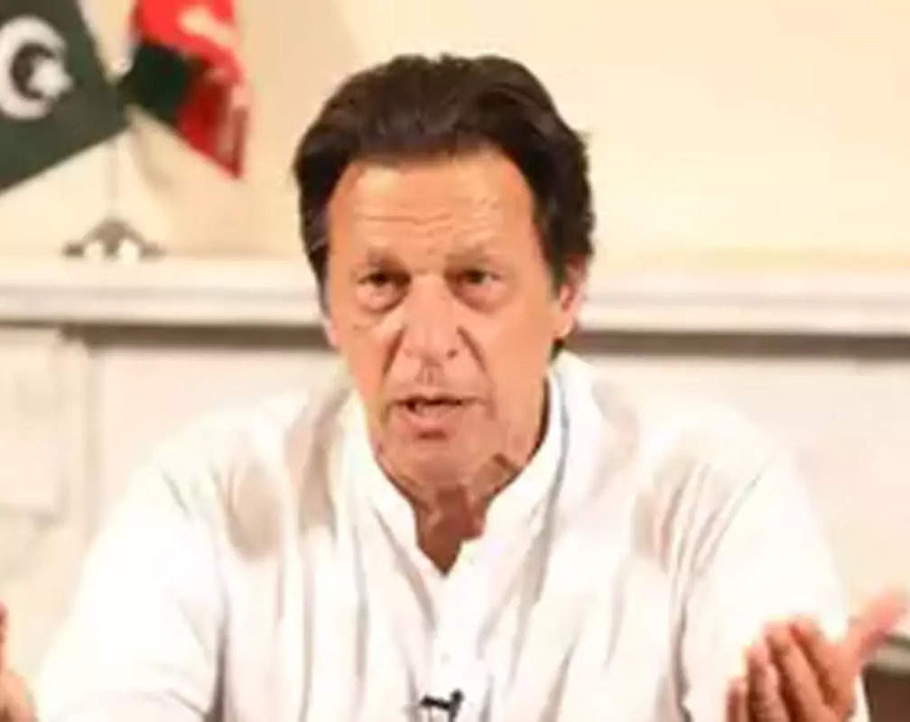 
Imran Khan loses no-trust vote
